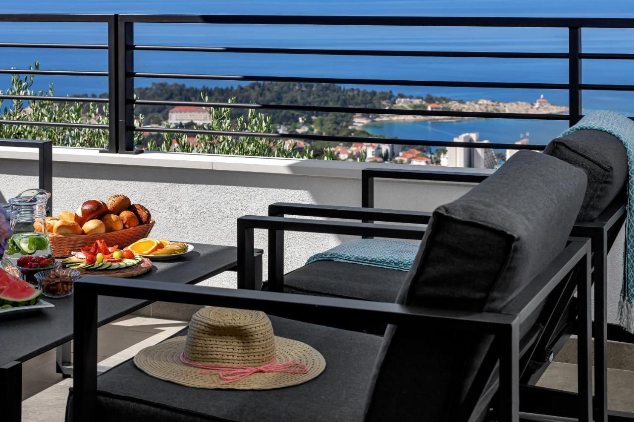 Apricus Makarska
